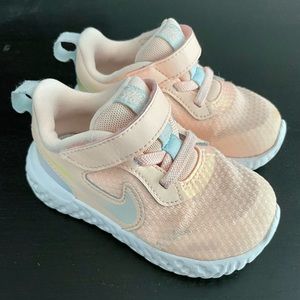 Nike Toddler Revolution 5 SE Sneakers 6C